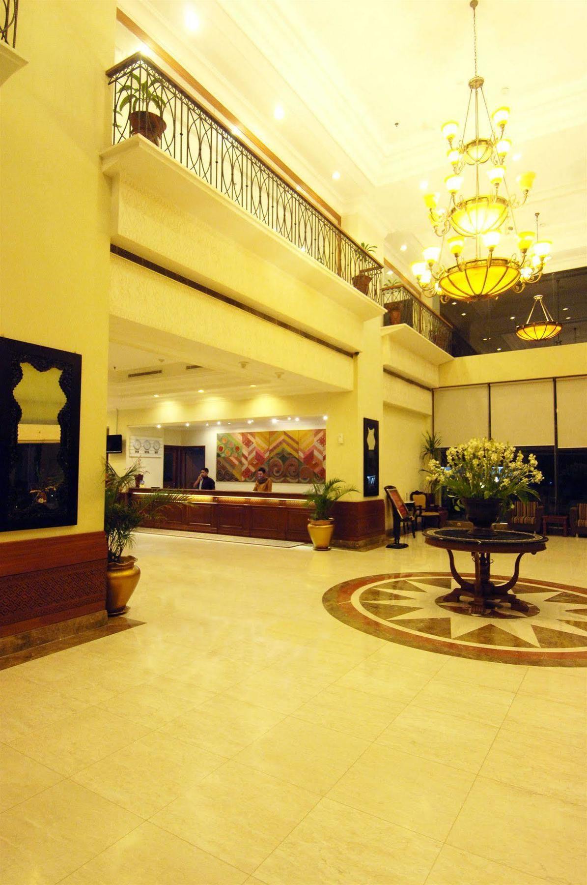 Singgasana Hotel Macáçar Exterior foto