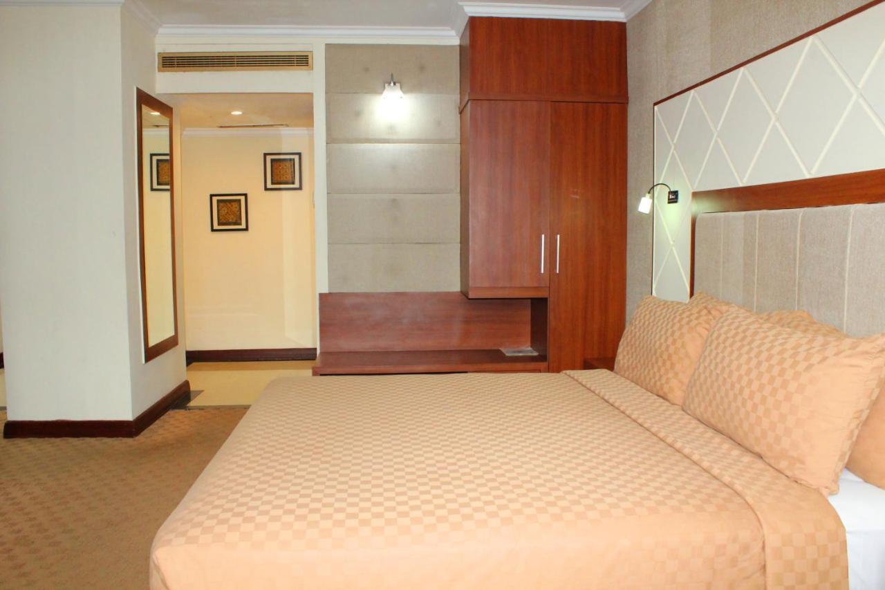 Singgasana Hotel Macáçar Exterior foto